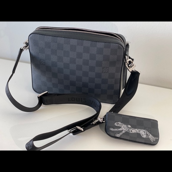 Louis Vuitton Trio Messenger (BRAND NEW) - Picture 5 of 11